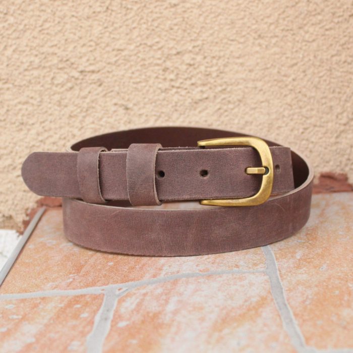 Women's Leather Belt with Vintage Effect Buckled