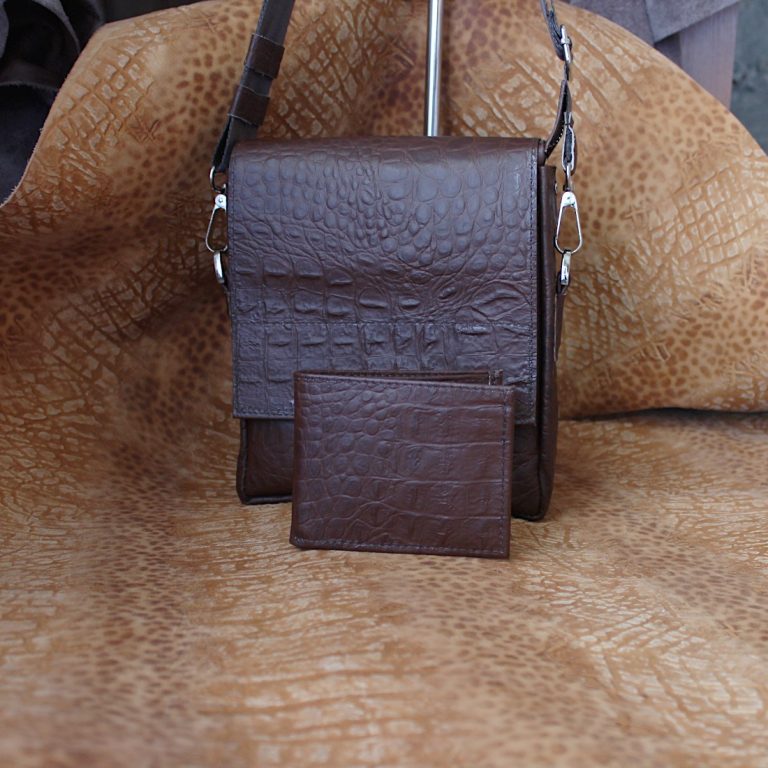 How to Choose the Perfect Leather Gift: A Complete Guide