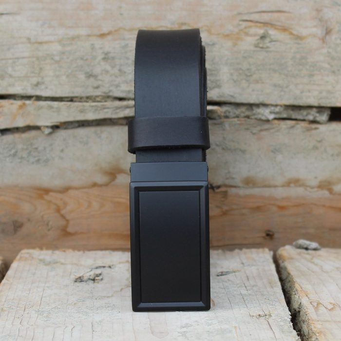 Elegant Men's Black Leather Belt