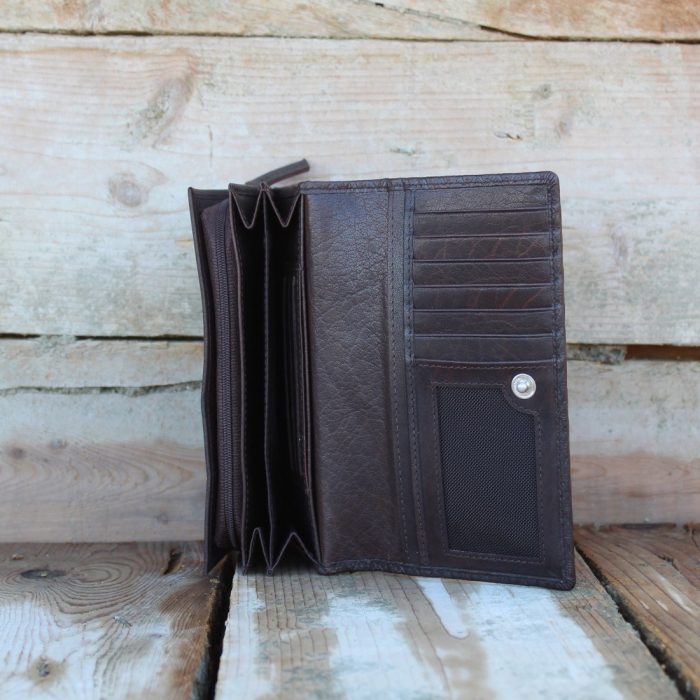 Brown Women's Leather Wallet with Snap Closure 3