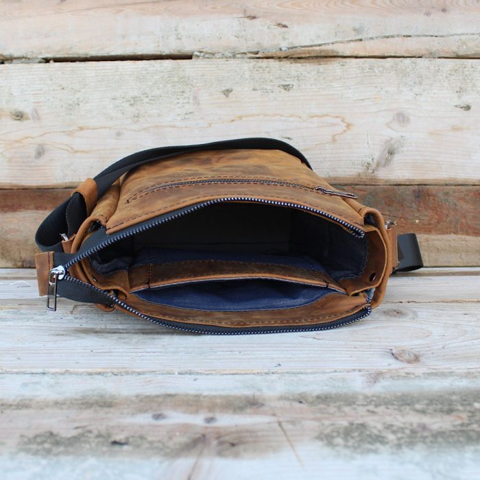 Men’s Crazy Horse Leather Shoulder Bag Light Brown 5