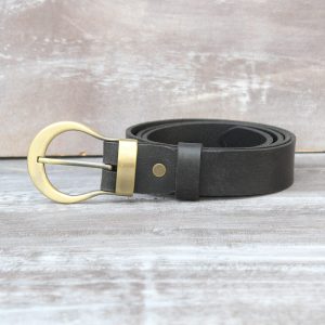 Close-up of the Drop-Shaped Matte Gold-Bronze Buckle on the Women's Black Leather Belt - ART# AA2260