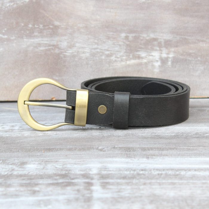 Close-up of the Drop-Shaped Matte Gold-Bronze Buckle on the Women's Black Leather Belt - ART# AA2260