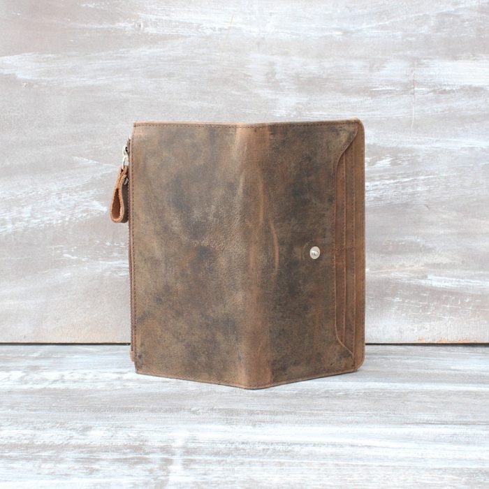 Spacious Brown Hunter Leather Women's Wallet for Everyday Organization and Quick Access - ART# BB4777