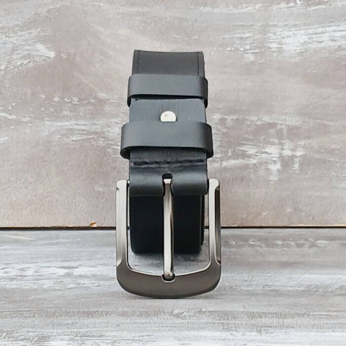 Casual Men's Black Leather Belt with Decorative Edge Stitching